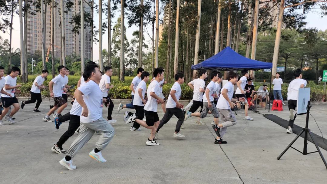 活力、热情！我们是热爱运动的大成人！
